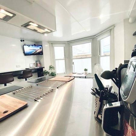 Apt 11 Seaside Serenity Chic Studio Steps To Beach Brighton Екстериор снимка