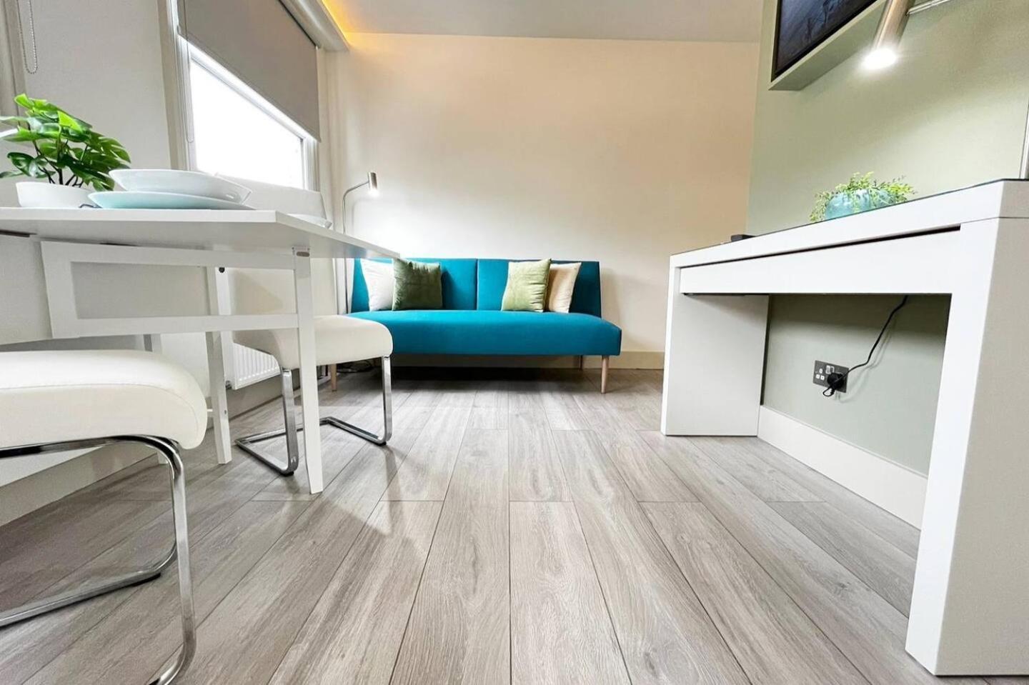 Apt 11 Seaside Serenity Chic Studio Steps To Beach Brighton Екстериор снимка
