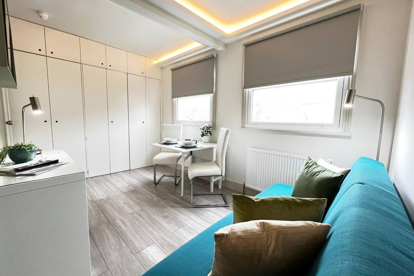 Apt 11 Seaside Serenity Chic Studio Steps To Beach Brighton Екстериор снимка