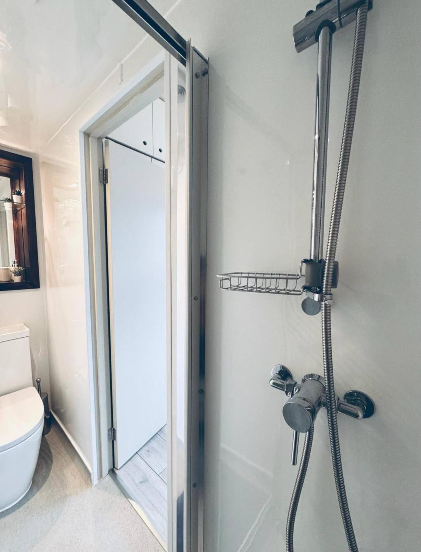 Apt 11 Seaside Serenity Chic Studio Steps To Beach Brighton Екстериор снимка