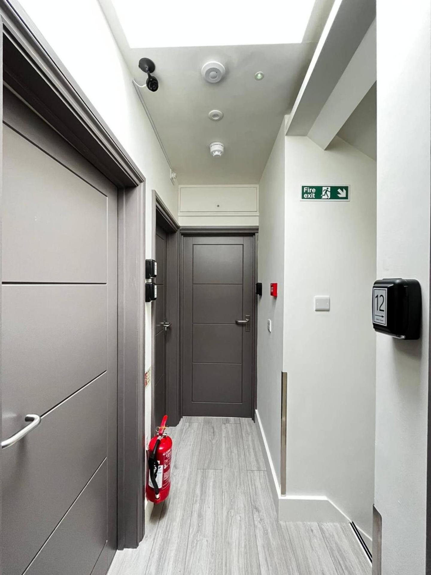 Apt 11 Seaside Serenity Chic Studio Steps To Beach Brighton Екстериор снимка