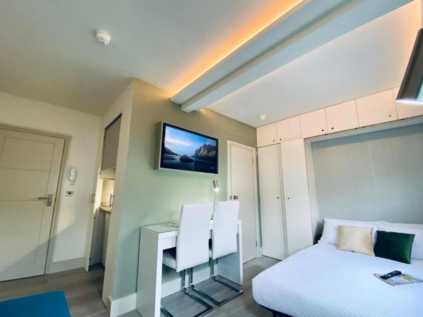 Apt 11 Seaside Serenity Chic Studio Steps To Beach Brighton Екстериор снимка